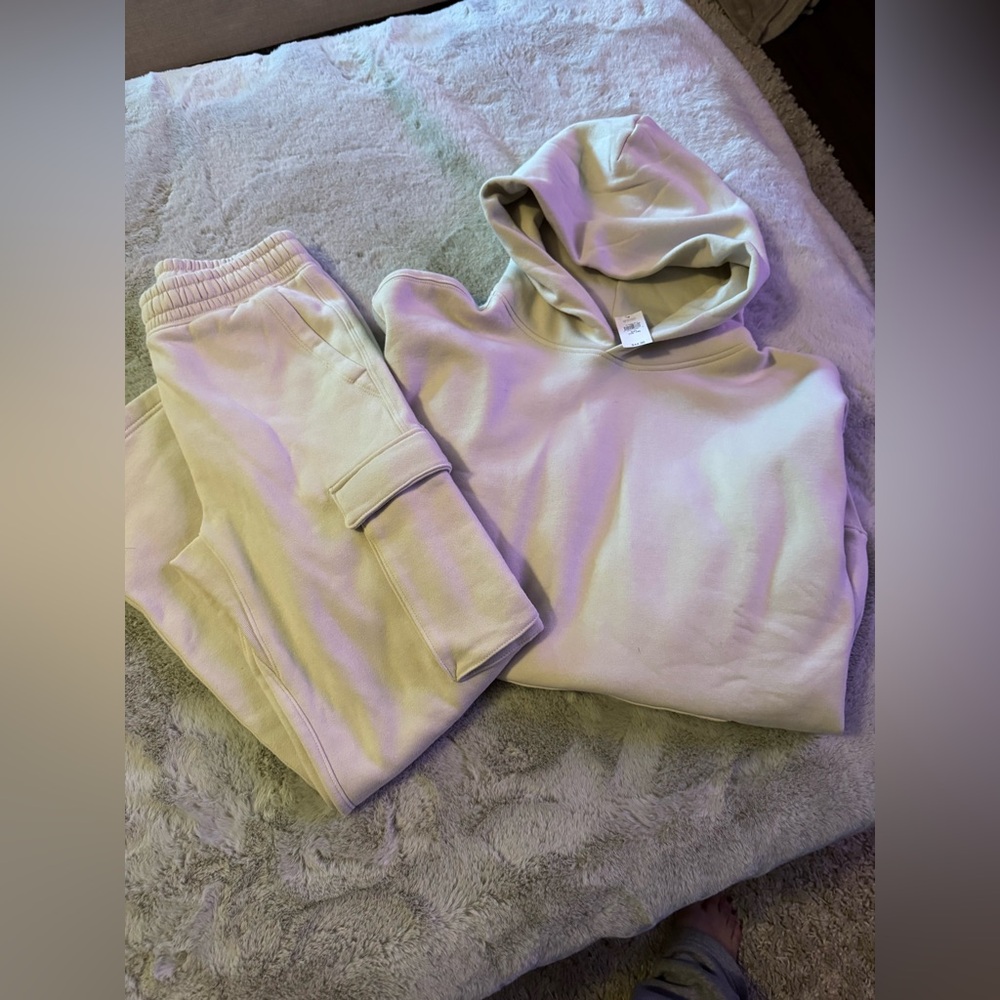 GAP Kid’s hoodie/sweat pants set